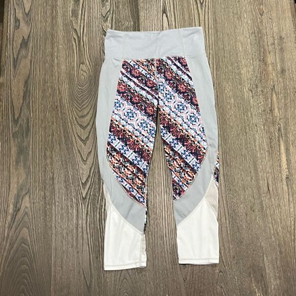 Athleta Leggings Nomad Salutations Cropped Mid Rise Bohemian Gray Small - Picture 1 of 8